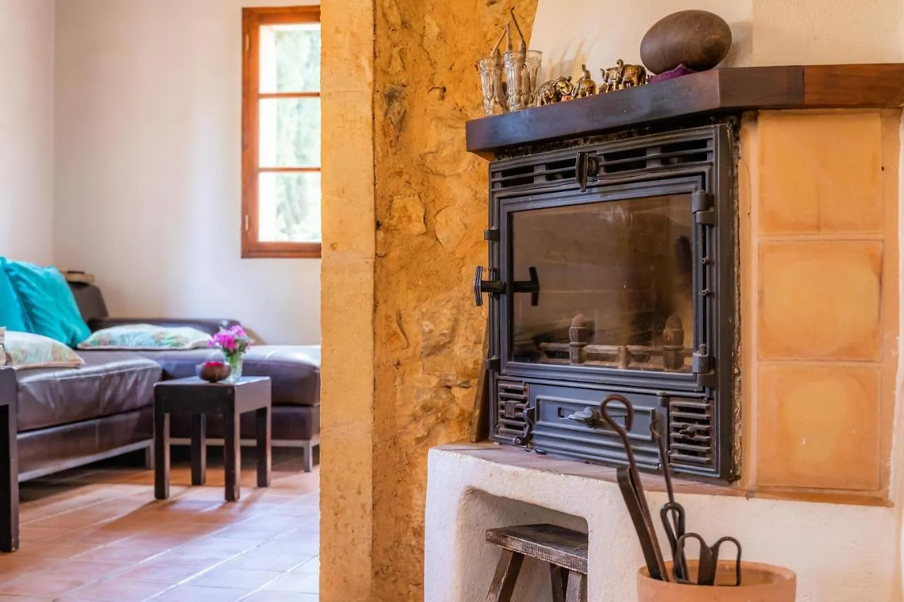 Finca Bona Feina ارتا إسبانيا