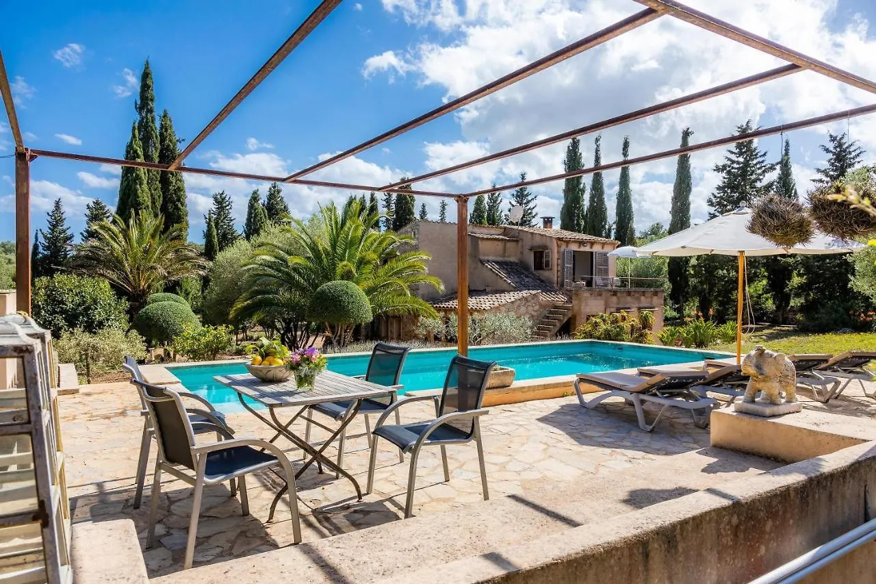 Finca Bona Feina ارتا فيلة