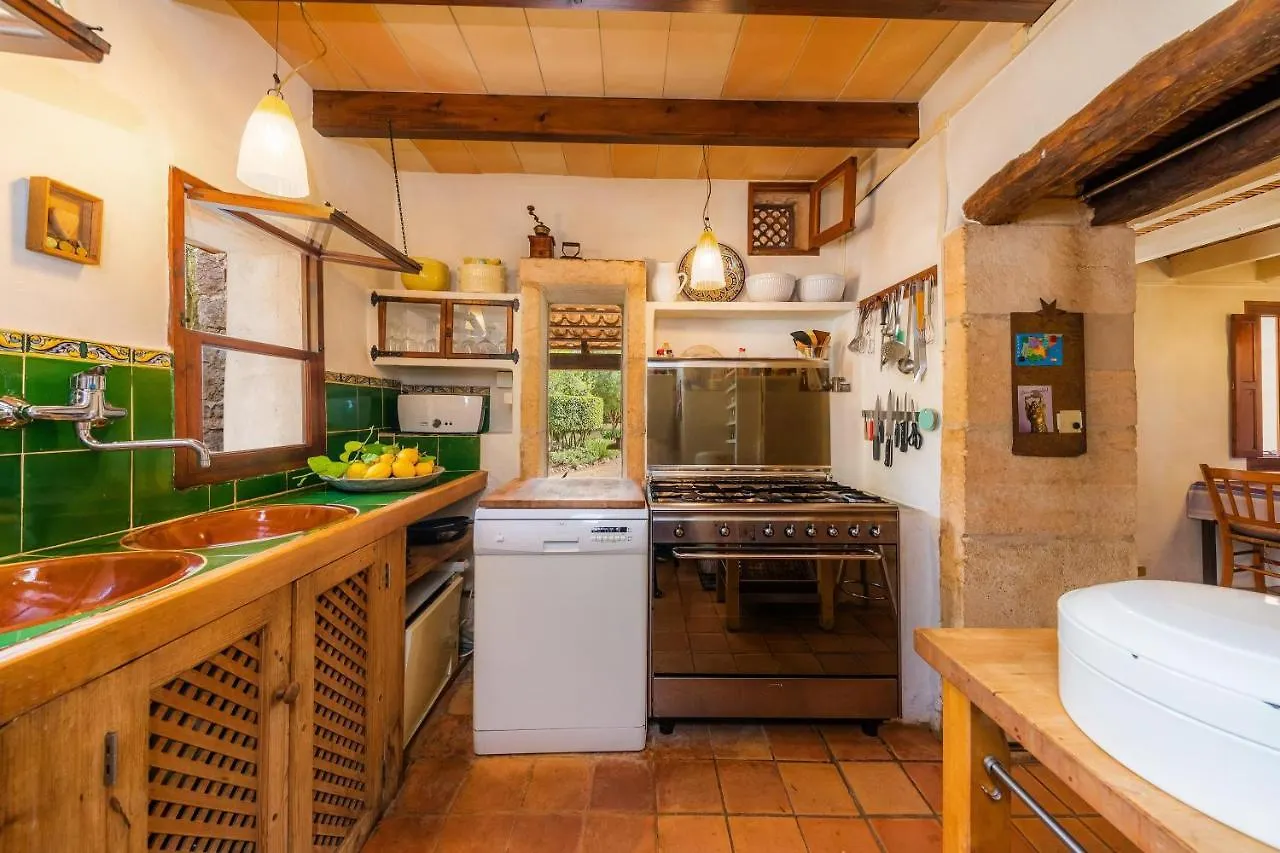 Finca Bona Feina ارتا إسبانيا
